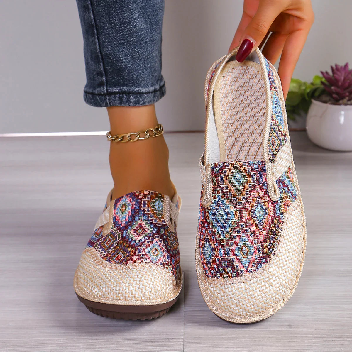 Casual slip-on herresko i honningmelon-farge, komfortable og perfekte som hverdagssko.