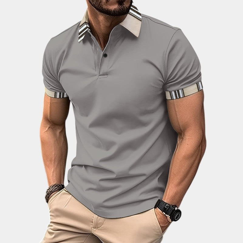 Herre stripete t-skjorte med krage. Kortermet for menn, komfortabel i polyester, perfekt for sommer.
