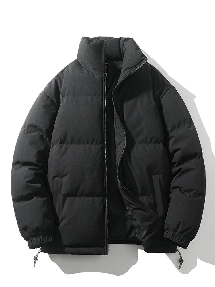 Svart casual herre vinterjakke, quiltet design med glidelås og ståkrage for hverdagsbruk.