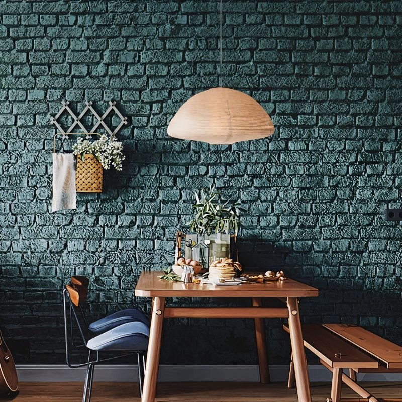 "Hikari pendellampe med japansk inspirasjon, laget av metalltråd og washi-papir, gir varmt lys for moderne hjem."