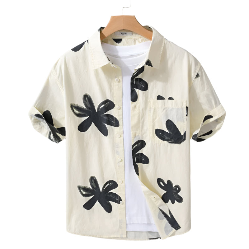 Hvit herreskjorte i premium stil. Komfortabel og stilfull sommerskjorte for menn. Elegant hverdagsmote, casual look.