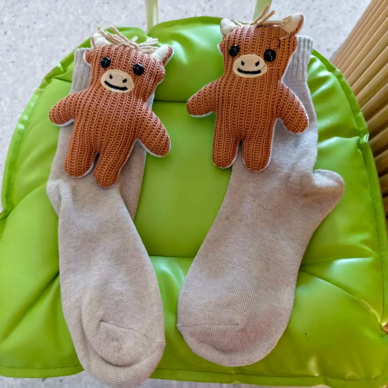Komfortable unisex dyresokker for hjemmebruk, med myk fluffy overflate og 3D detalj.