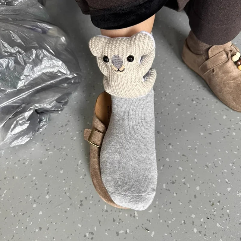 Blå unisex hussokker med 3D dyredetalj. Sklisikre, myke og varme innesokker.