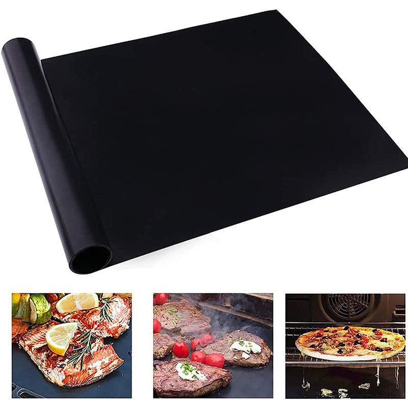 Ikke klebende grillmatte med slitesterk, svart overflate. Ideell for ren grilling, hindrer at mat faller gjennom risten.