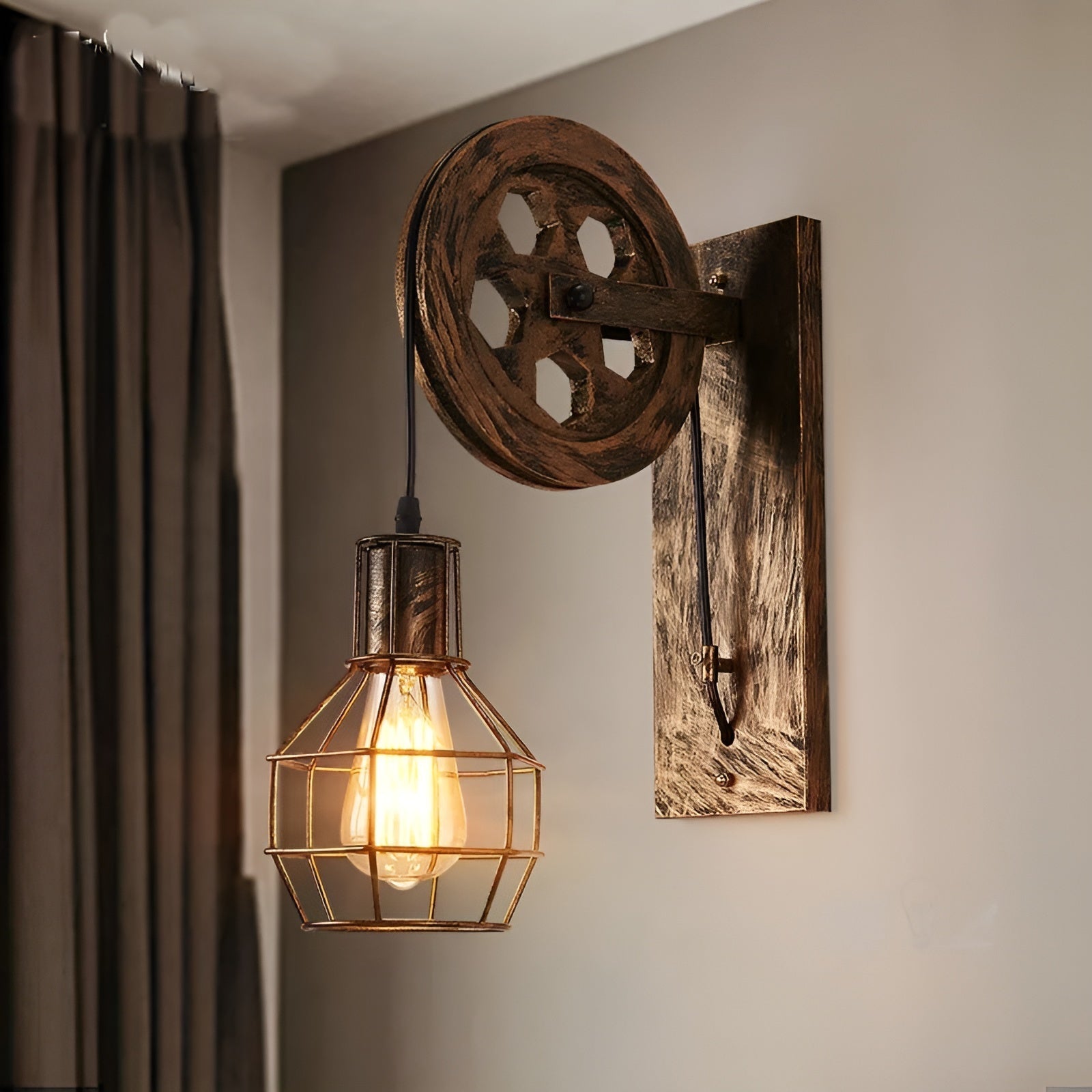 Minimalistisk industriell LED vegglampe. Passer perfekt for moderne stue, kontor og hjemmets belysning.
