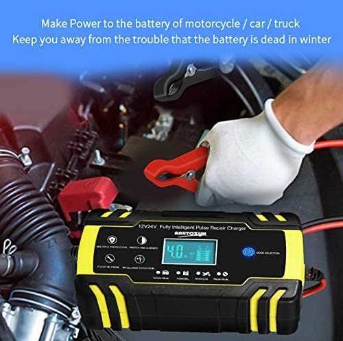 Intelligent 12V/24V batterilader med LCD touchskjerm, avanserte sikkerhetsfunksjoner og slankt design for kjøretøy.