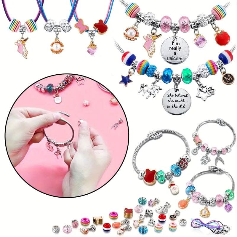 Jenters kreative håndverksett for å lage egne armbånd med perler og anheng.