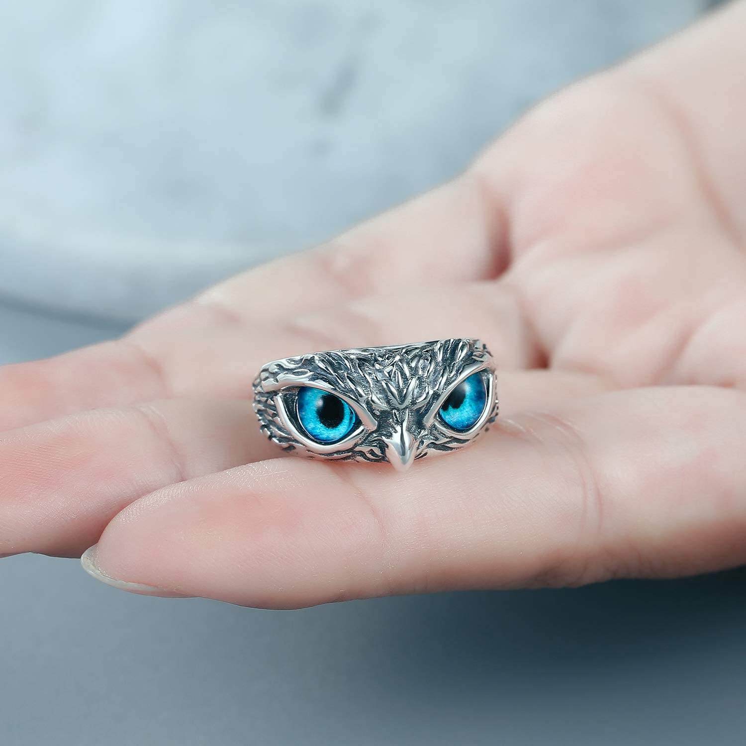 Elegant sølvfarget ugle ring for kvinner, perfekt som statementring og gave.