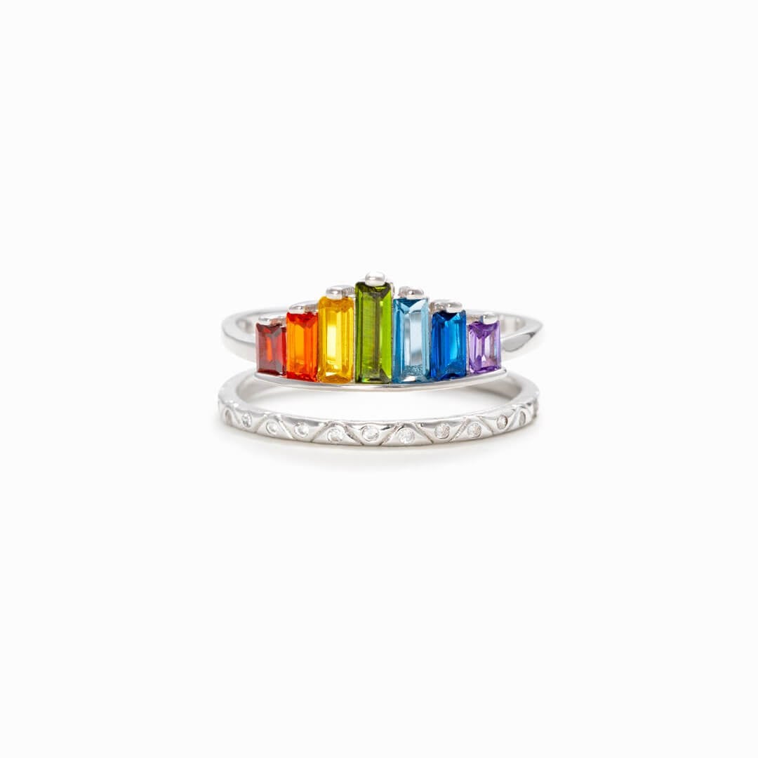Justerbar kronering i sølv med regnbue cubic zirconia, perfekt som gave til datter, smykker.