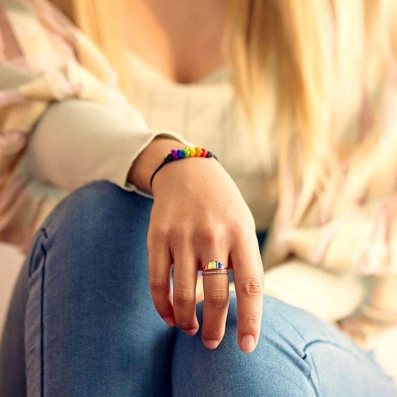Inspirasjon: Justerbar krone smykke med regnbue cubic zirconia, gave til henne.