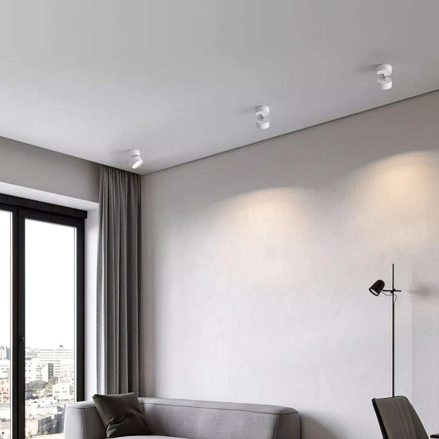 "Justerbar Savvina LED-taklampe i elegant aluminium, varm hvit lys, allsidig belysning for moderne hjem."