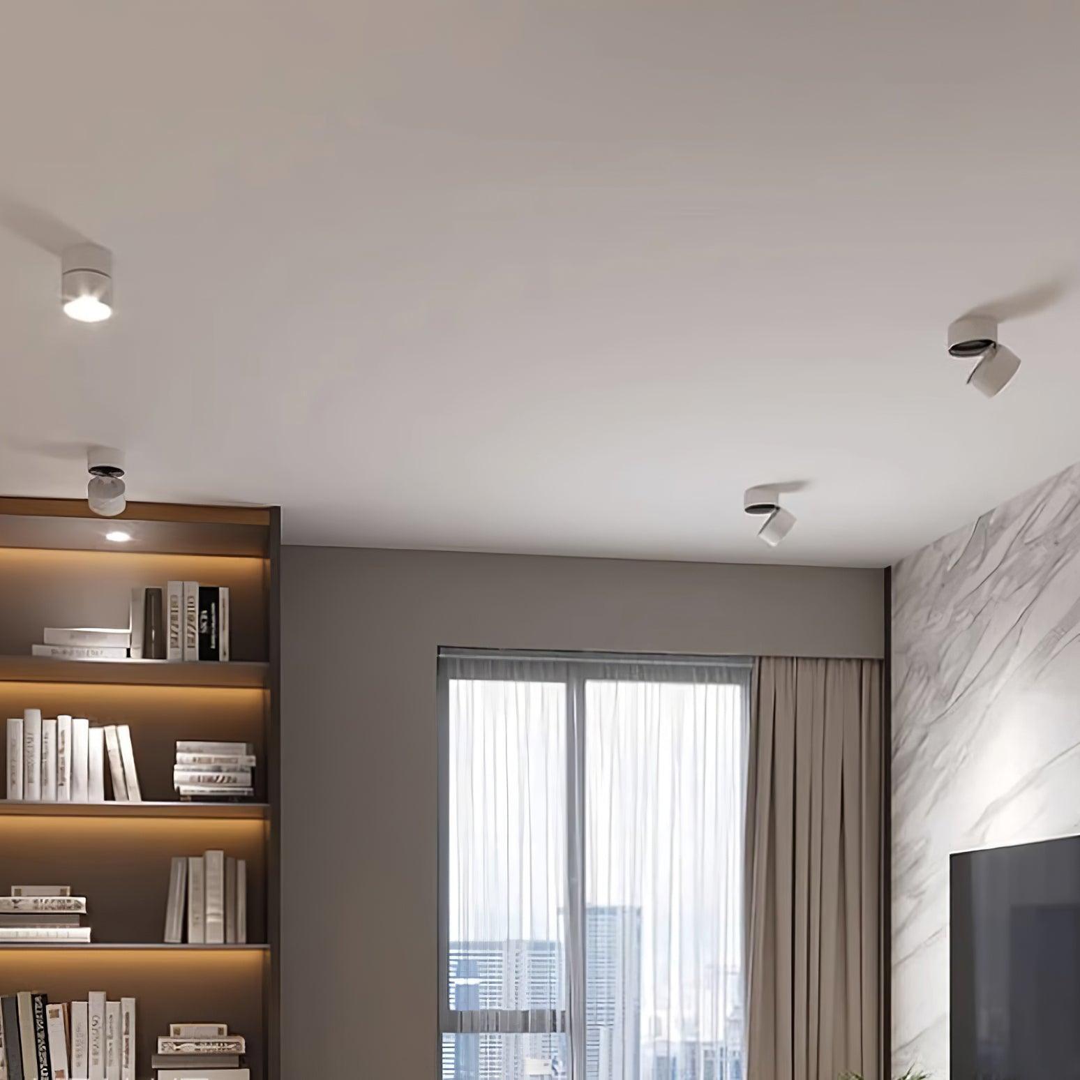 "Justerbar Savvina LED-taklampe i elegant aluminium, varm hvit lys, allsidig belysning for moderne hjem."