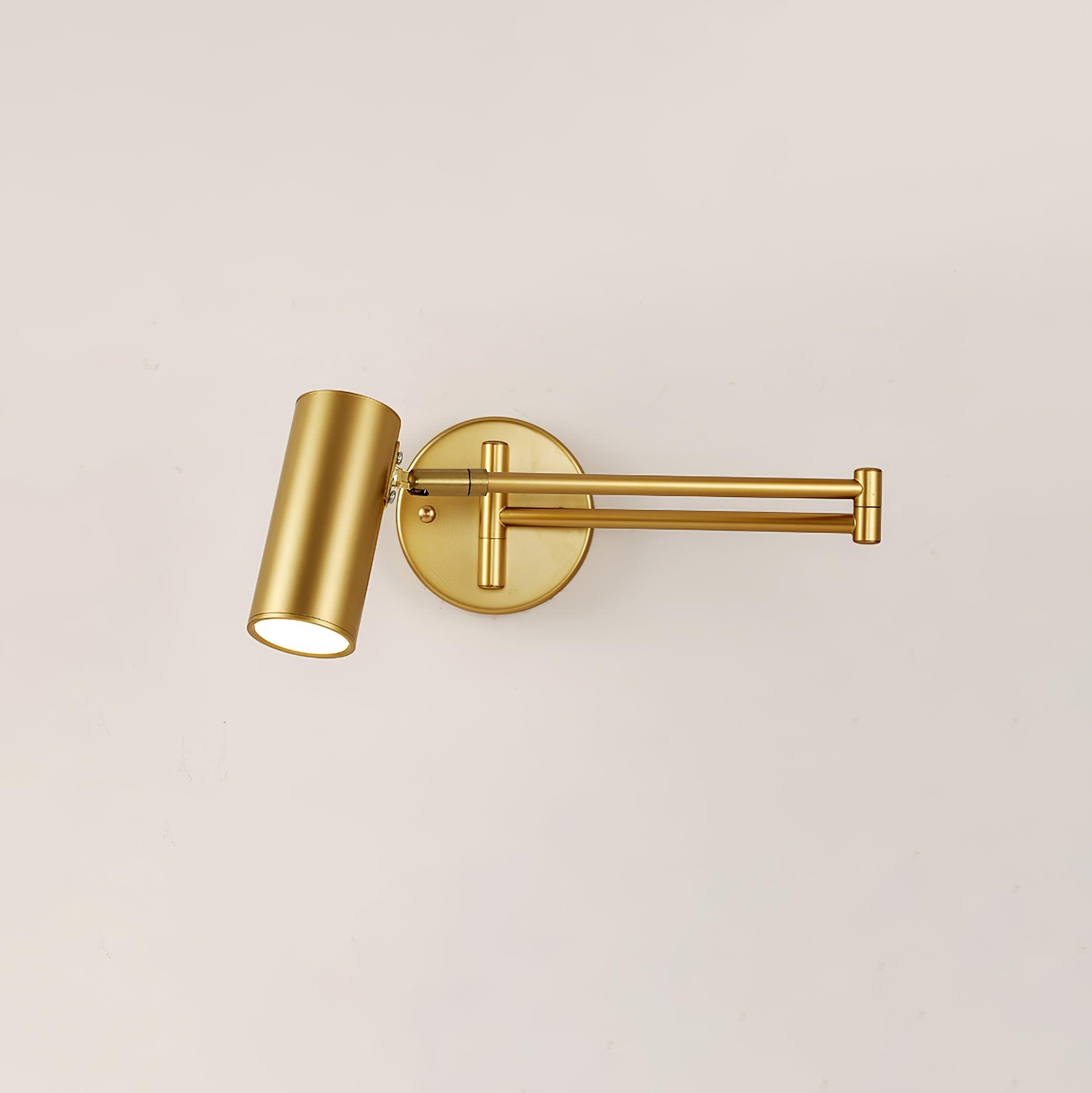 Justerbar svingarm vegglampe i høykvalitets metall med elegant design, perfekt for moderne interiør og optimal belysning.