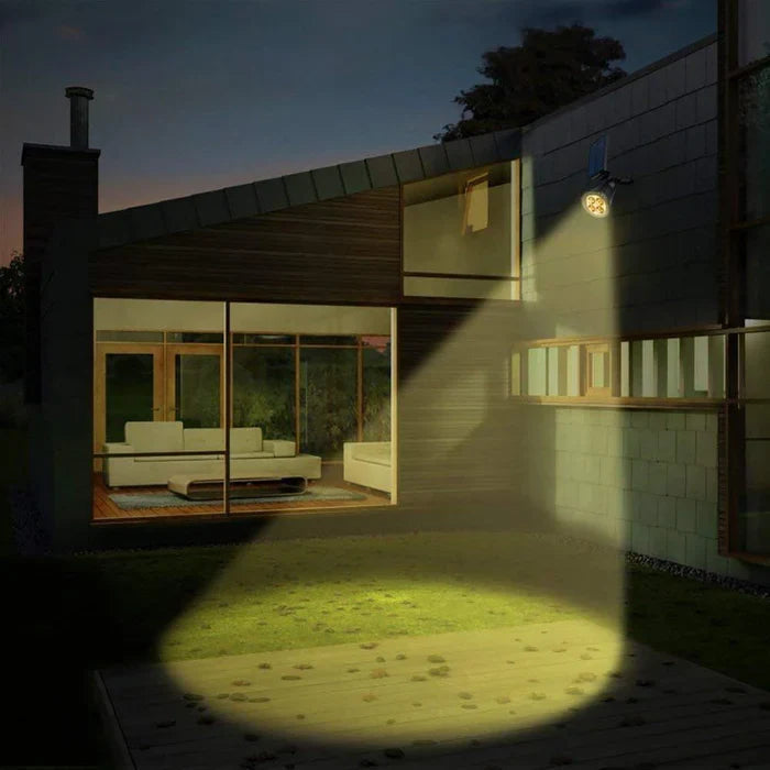 Solcellelys med effektivt solpanel og justerbar LED-spotlight. Ideell, trådløs hagebelysning for uteområder.