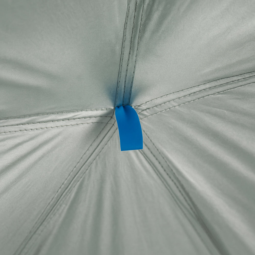 "Kamuflasjetelt raskt oppsatt, polyester 170T, plass til 3–10 personer, med ventilasjon og værbestandig materiale."
