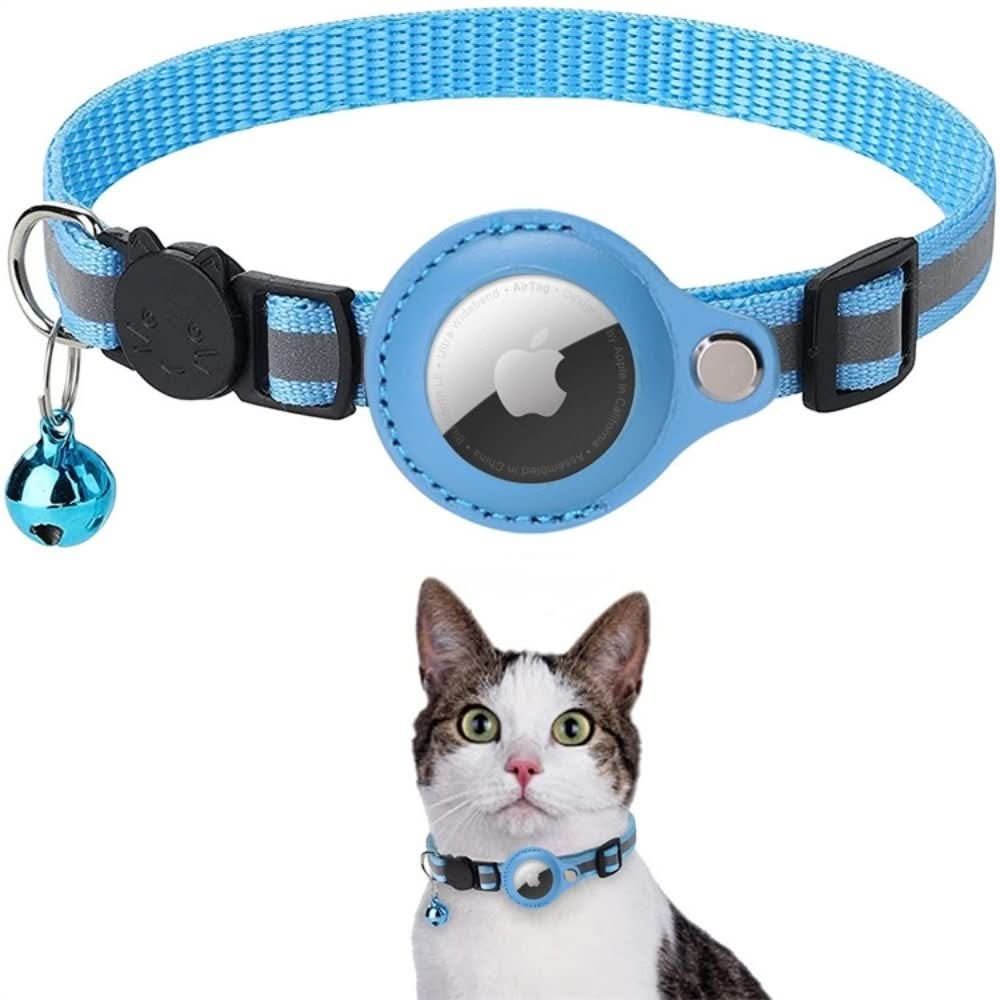 Detaljebilde av katt halsbåndets justeringsmekanisme i nylon med reflekterende tråd og GPS-holder.