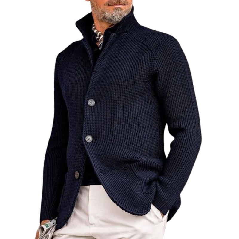 Klassisk herre strikket cardigan i ull med knapper og ribbestrikkede detaljer