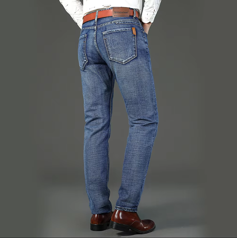 "Klassiske denimjeans for menn med rett ben, stretch-materiale, tidløst design og perfekt passform for stil og komfort."