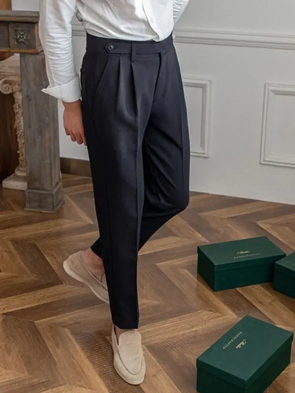 Stilrene skreddersydde herrebukser med perfekt passform, egnet for eleganse og komfort.