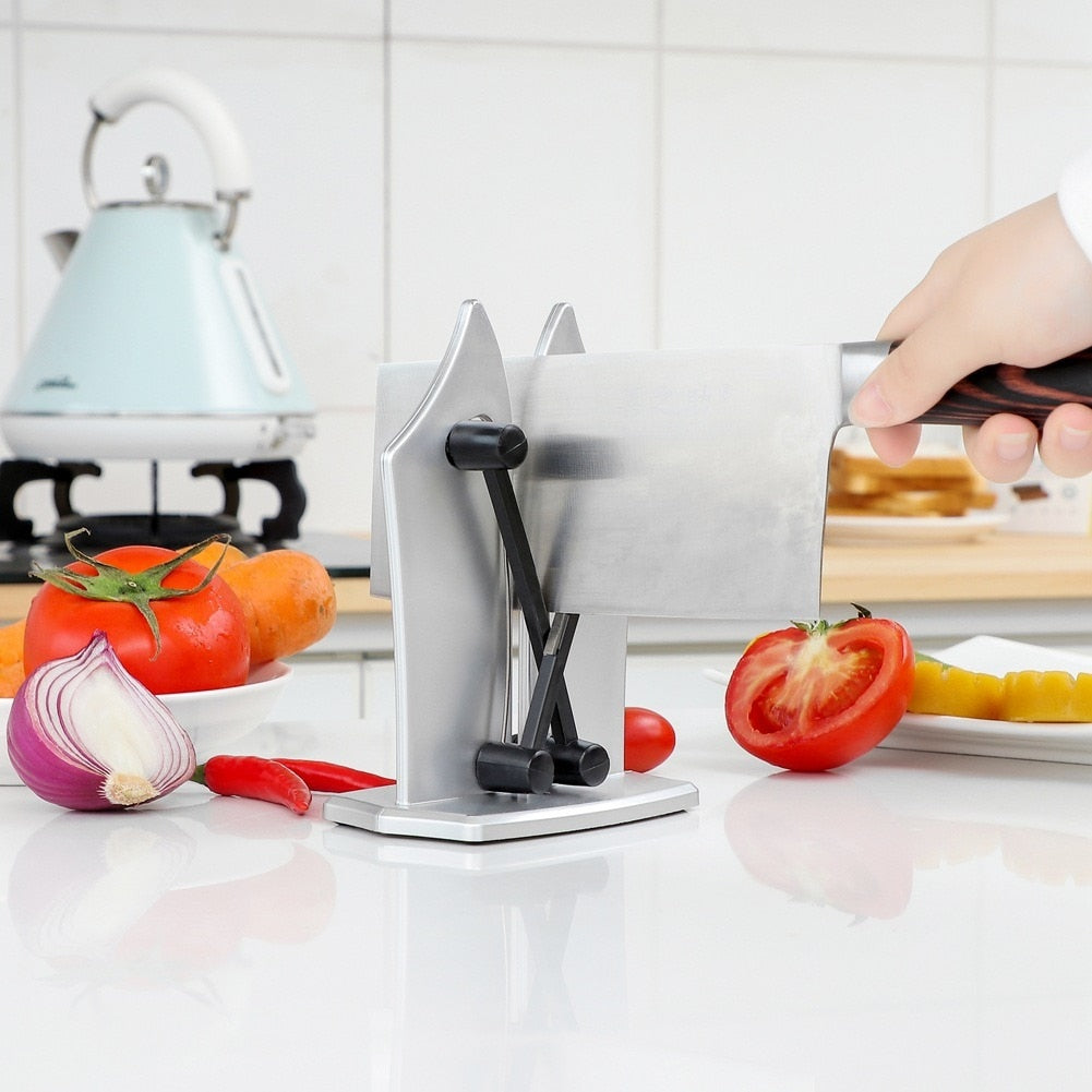 Knivsliper med fjærbare stenger for alle knivtyper. Enkel i bruk. Kompakt design, perfekt for kjøkkenbruk.