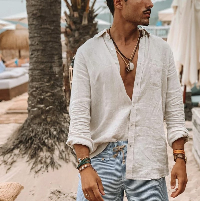 Stilig langermet herreskjorte med avslappet snitt, ideell for en komfortabel hverdagslook.