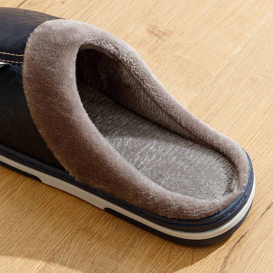 Enkle slip-on herre slippers for rask og komfortabel bruk innendørs, perfekt fottøy.