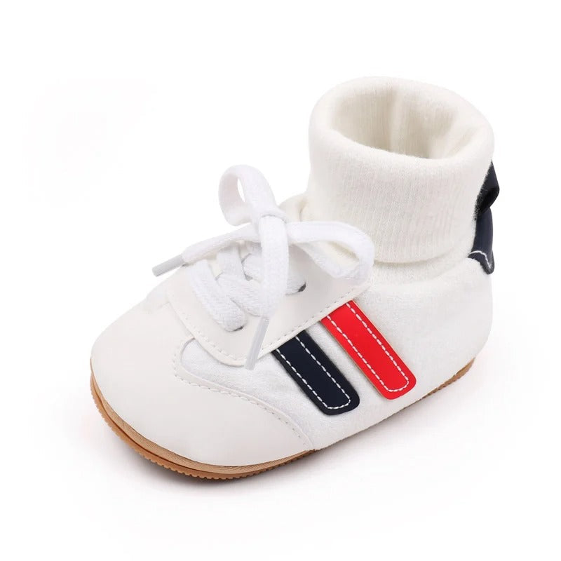 Komfortable mini babysko med antiskli, mykt bomull, slip-on stil, i blått/hvitt, perfekt for babyens første steg.