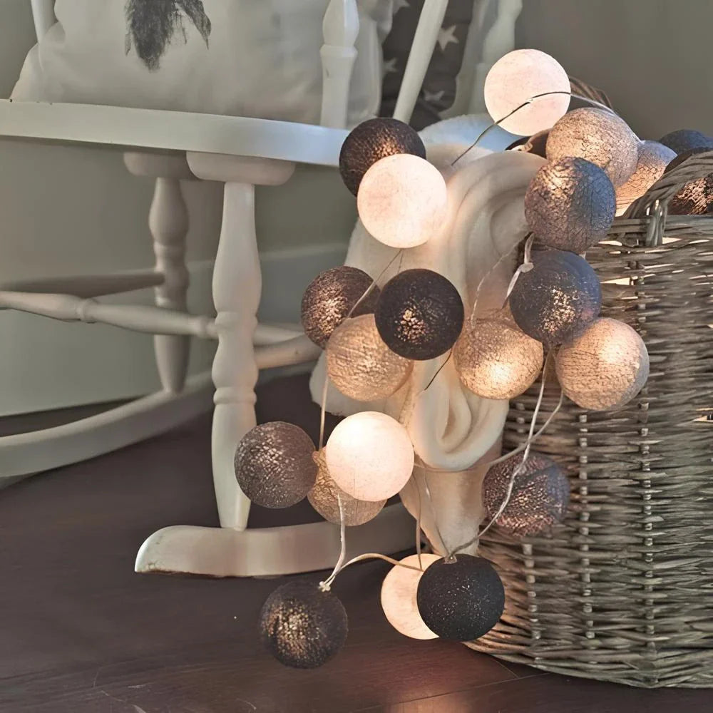 Koselig ballongkrans lyskjede med 20 varme LED-lys, ideell for å skape magisk stemning.