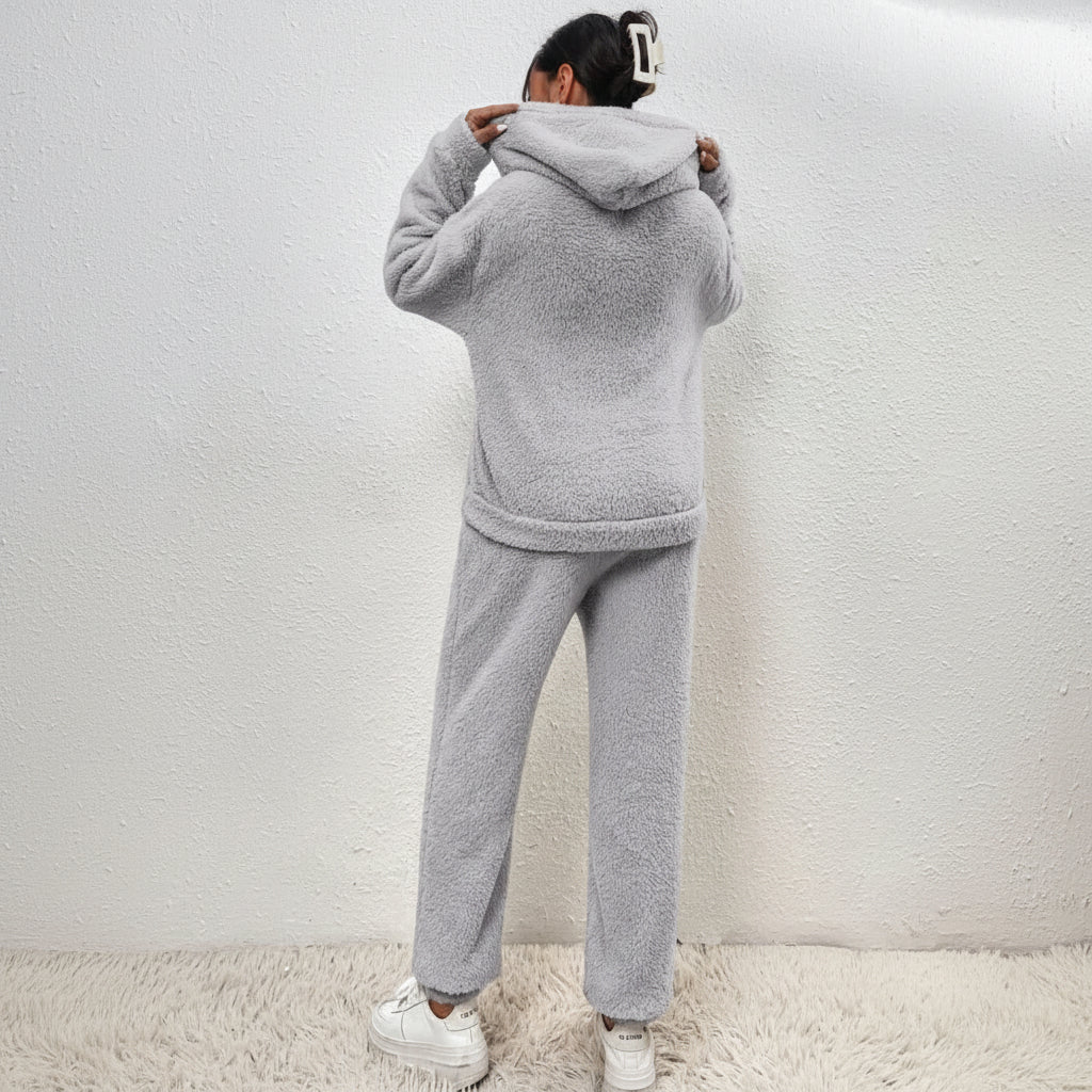 Allsidig dame loungewear sett med hettegenser og bukser, perfekt som komfortabelt hjemmetøy.