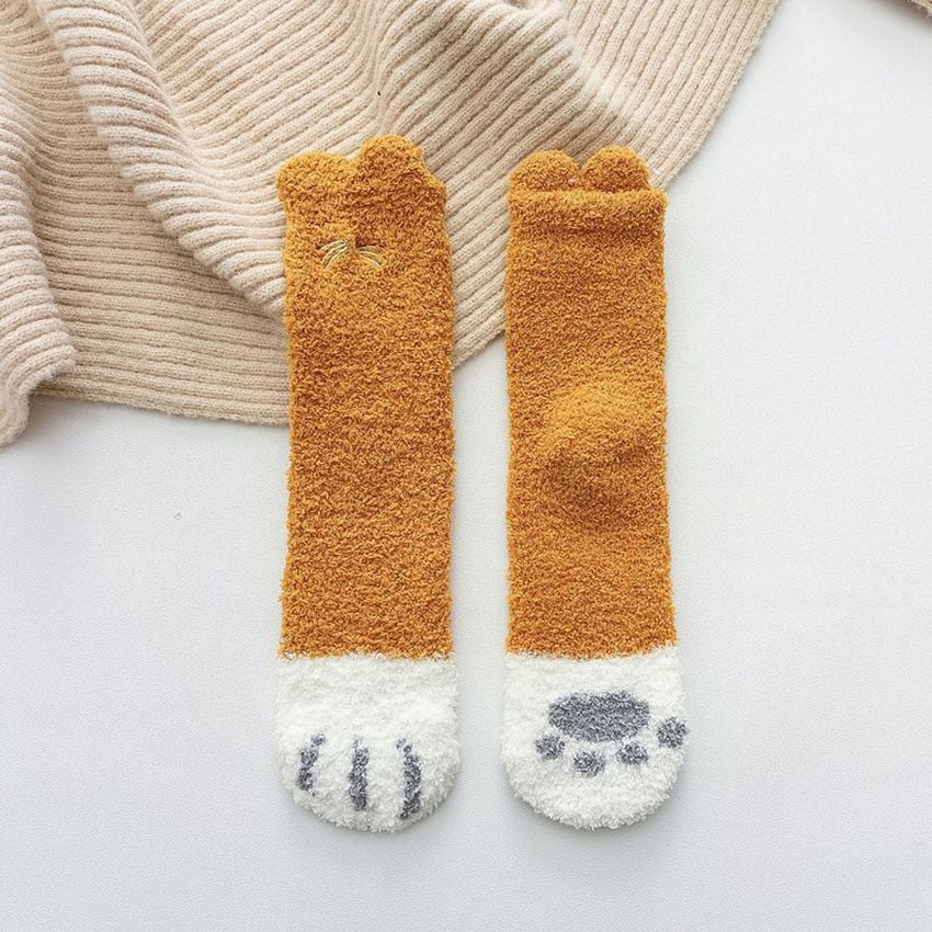 Fluffy kvinnesokker med kattepotemotiv, perfekt for koselige dager, størrelse EU35-41.
