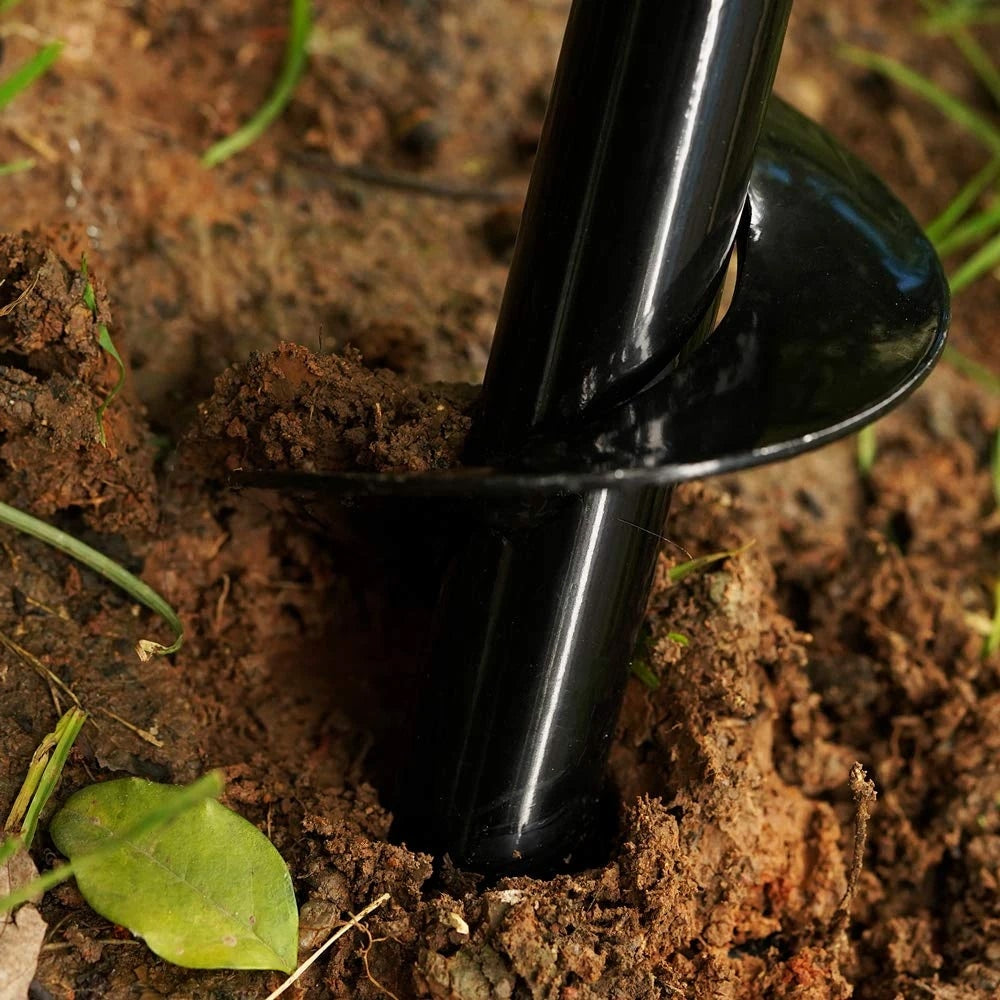 "Kraftig jordbor 40mm for boremaskin, perfekt til blomsterløk og løsne jord, enkel i bruk, svart metall, hagearbeid."