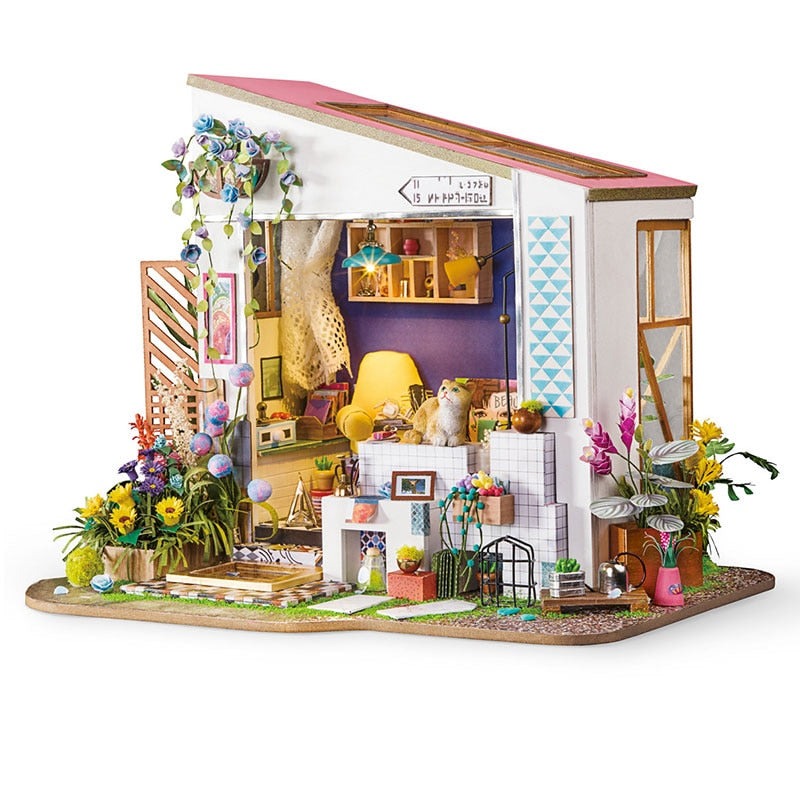 Kreativt DIY miniatyrhussett i tre. Komplett byggesett for hobby og hjemmedekor.