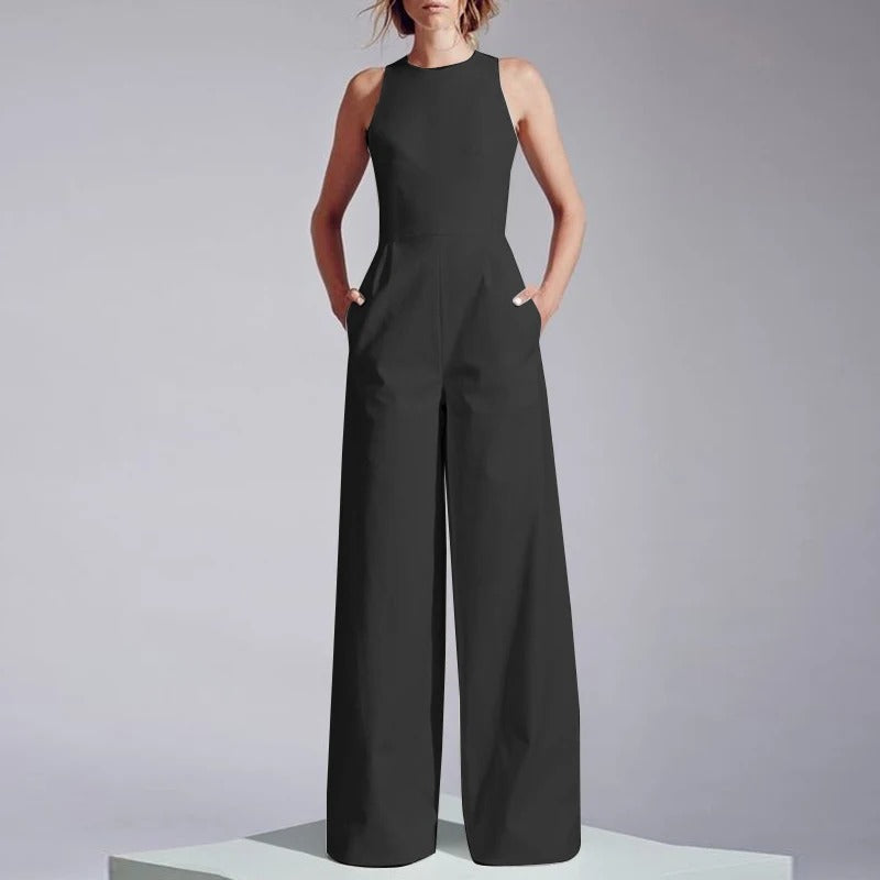 Sommer lekedress for kvinner med vide ben. Enkel tanktopp stil, ideell for varme dager.