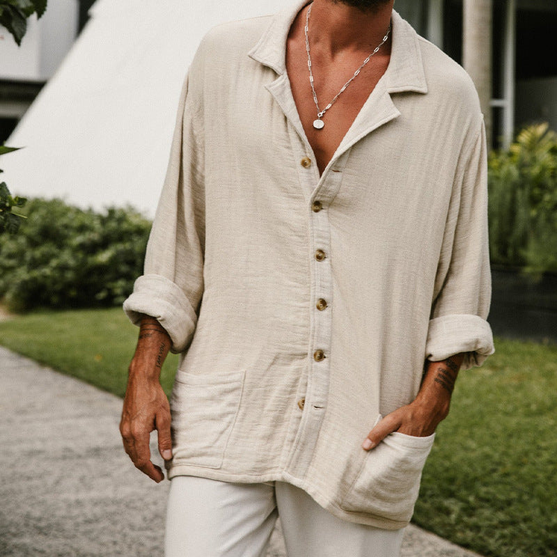 Behagelig langermet herreskjorte i avslappet passform. Hvit button-up for menn, ideell til fritid.