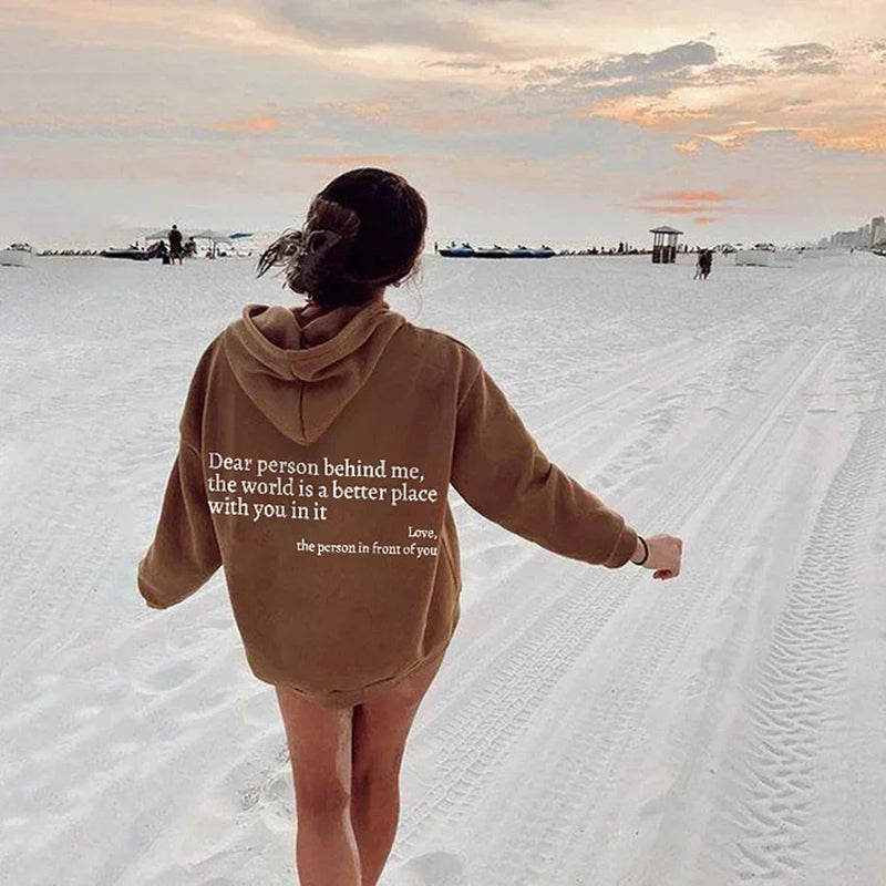 Langermet hettegenser med "Dear Person Behind Me" trykk, komfortabel i polyester, sprer positiv energi og stil.