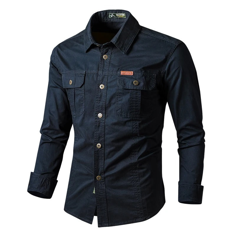Khaki langermet militærskjorte for menn. Komfortabel herreskjorte med cargo-stil, perfekt for casual fritidsbruk.