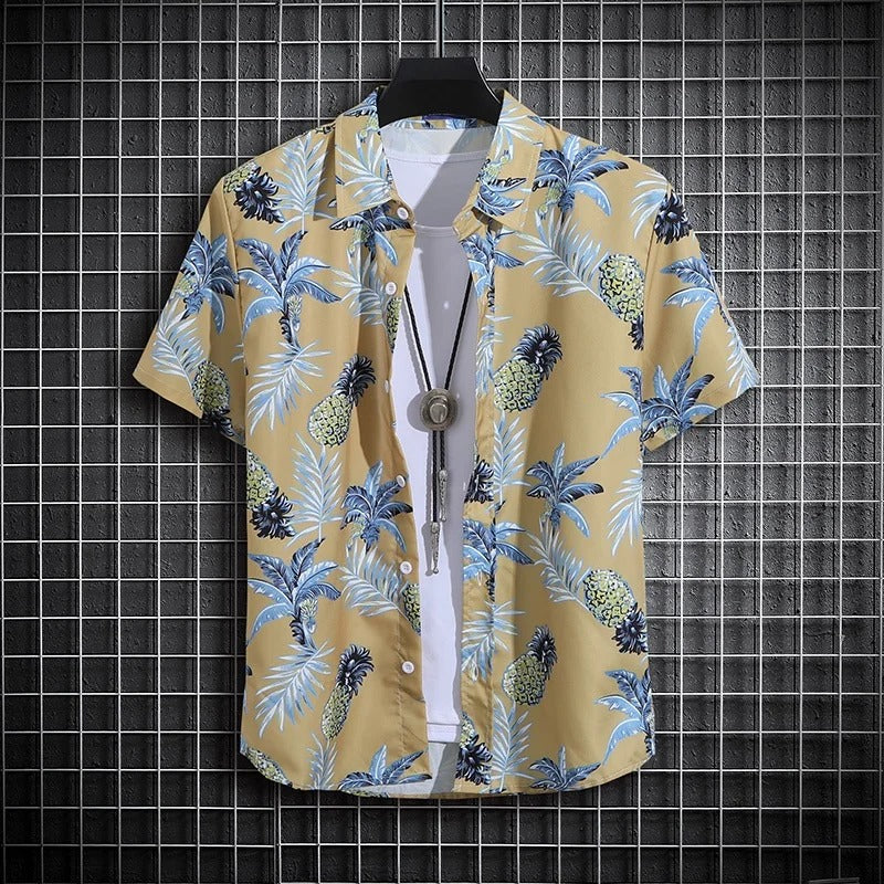 Herremote: Lett kortermet sommerskjorte med trendy strandprint. Perfekt for fritid og ferie, komfortabel passform.