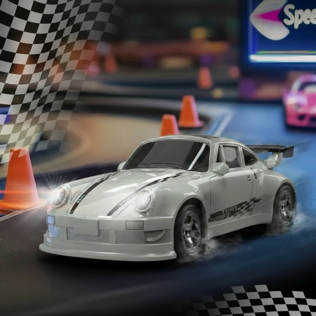 1:64 RC driftbil, oppladbar og firehjulsdrevet. Perfekt miniatyrbil for presise innendørs manøvre.