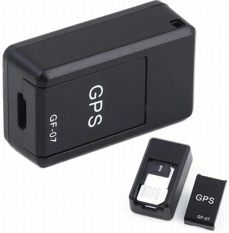 Liten svart GPS-tracker med innebygde magneter, værbestandig, ideell for global sporing av kjøretøy med lang batteritid.