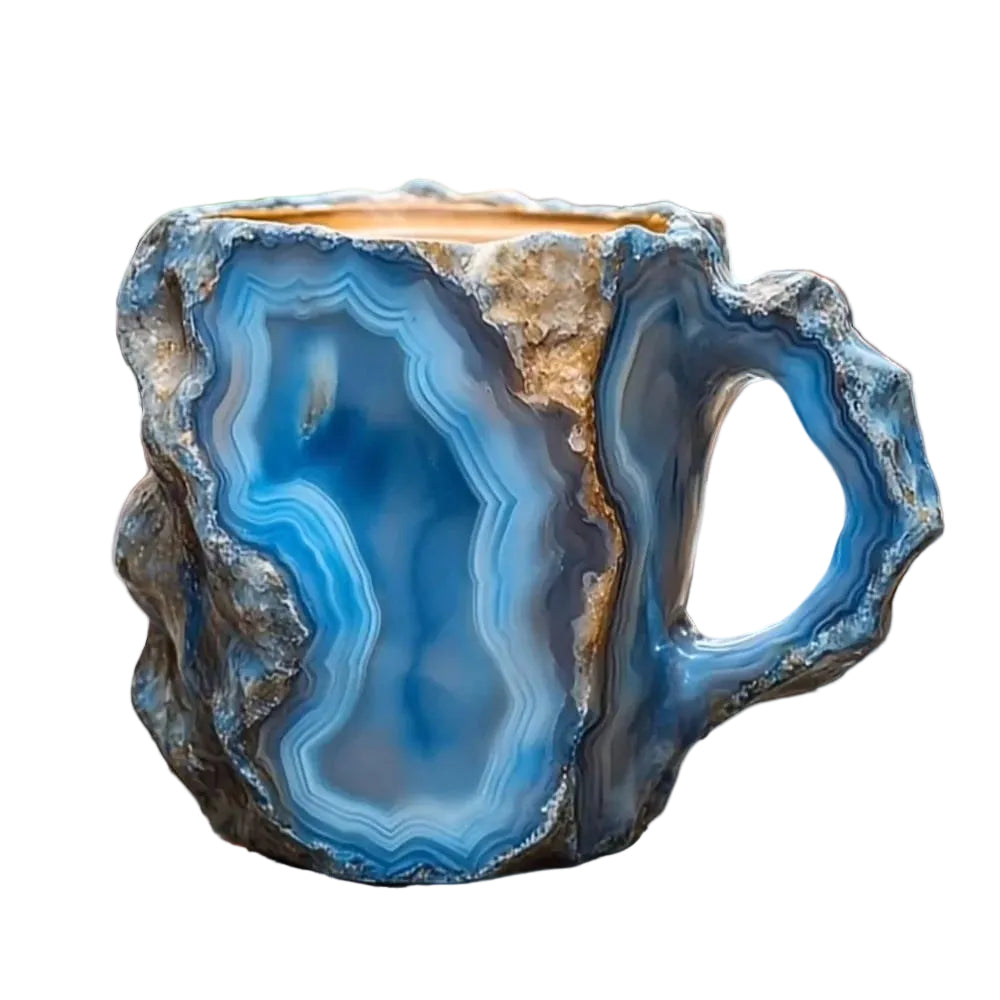 Luksuriøs krystall kaffekopp i moderne design. Fåes i flere farger, perfekt for kaffeelskerens hjemmedekor.