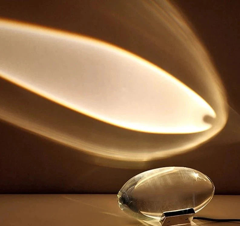 Bilde av bordlampe i krystalldesign med LED-belysning, perfekt for moderne interiørdekorasjon.