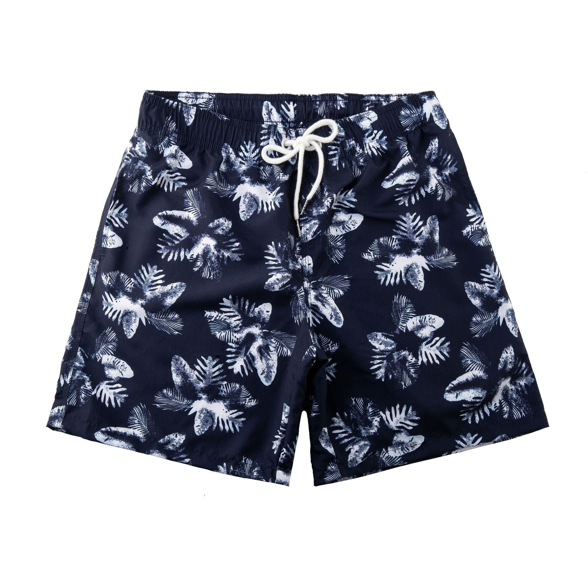 Hurtigtørkende boardshorts for menn i marint mønster. Essential sommershorts for strand og vannsport.