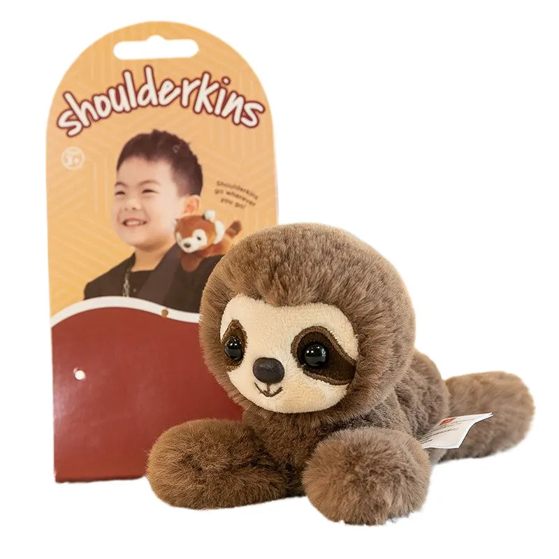 Magnetisk kosedyr i bruk, en panda på en jakkeskulder, demonstrerer enkel og sikker festing