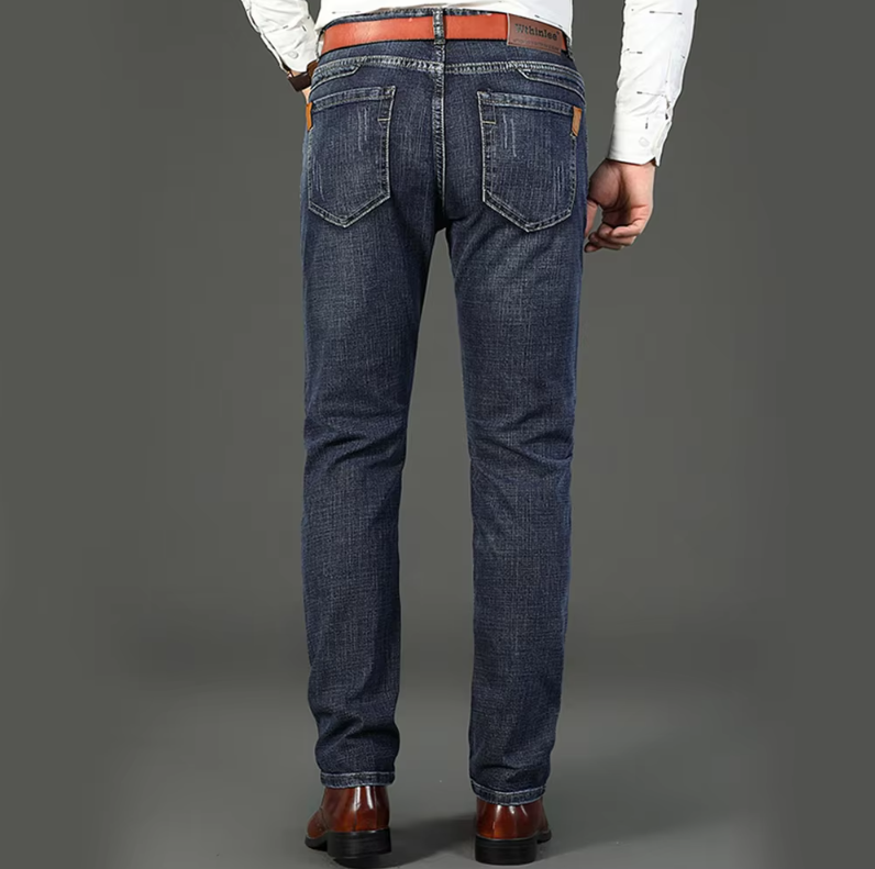 Kvalitetsmenns denimjeans, med forsterkede sømmer og klassisk stil for langvarig bruk.