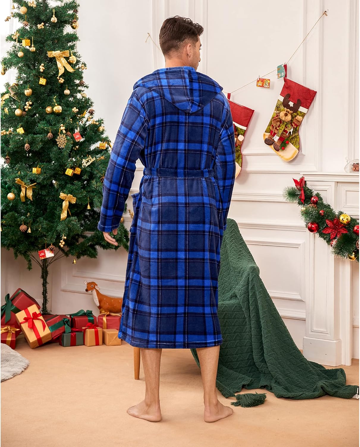 Lang herrebadekåpe i tykk plysj fleece, ideell for koselig hjemmetøy og velvære.