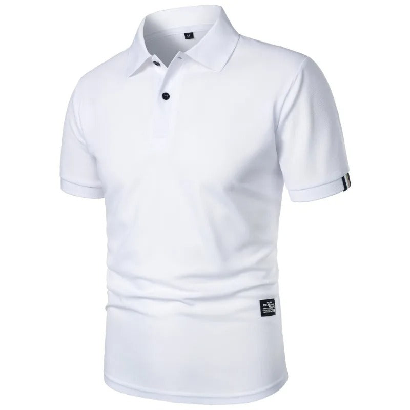 Menns lette, kortermede poloskjorte i ensfarget design, perfekt for sommer og hverdag. Komfortabel herreskjorte.