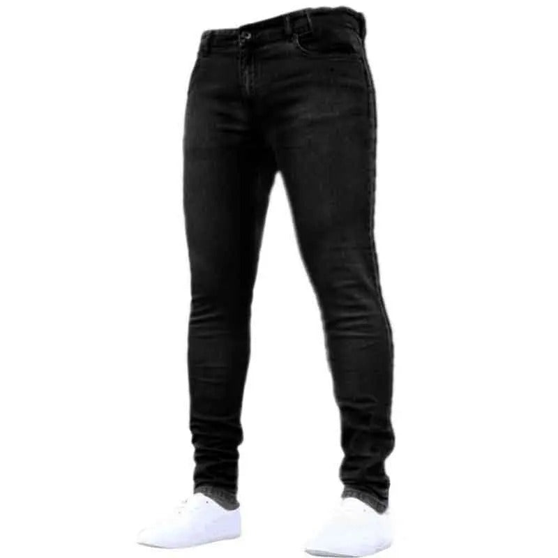 Nærbilde av menns skinny stretch jeans, viser den slanke passformen og jeansens tekstur.