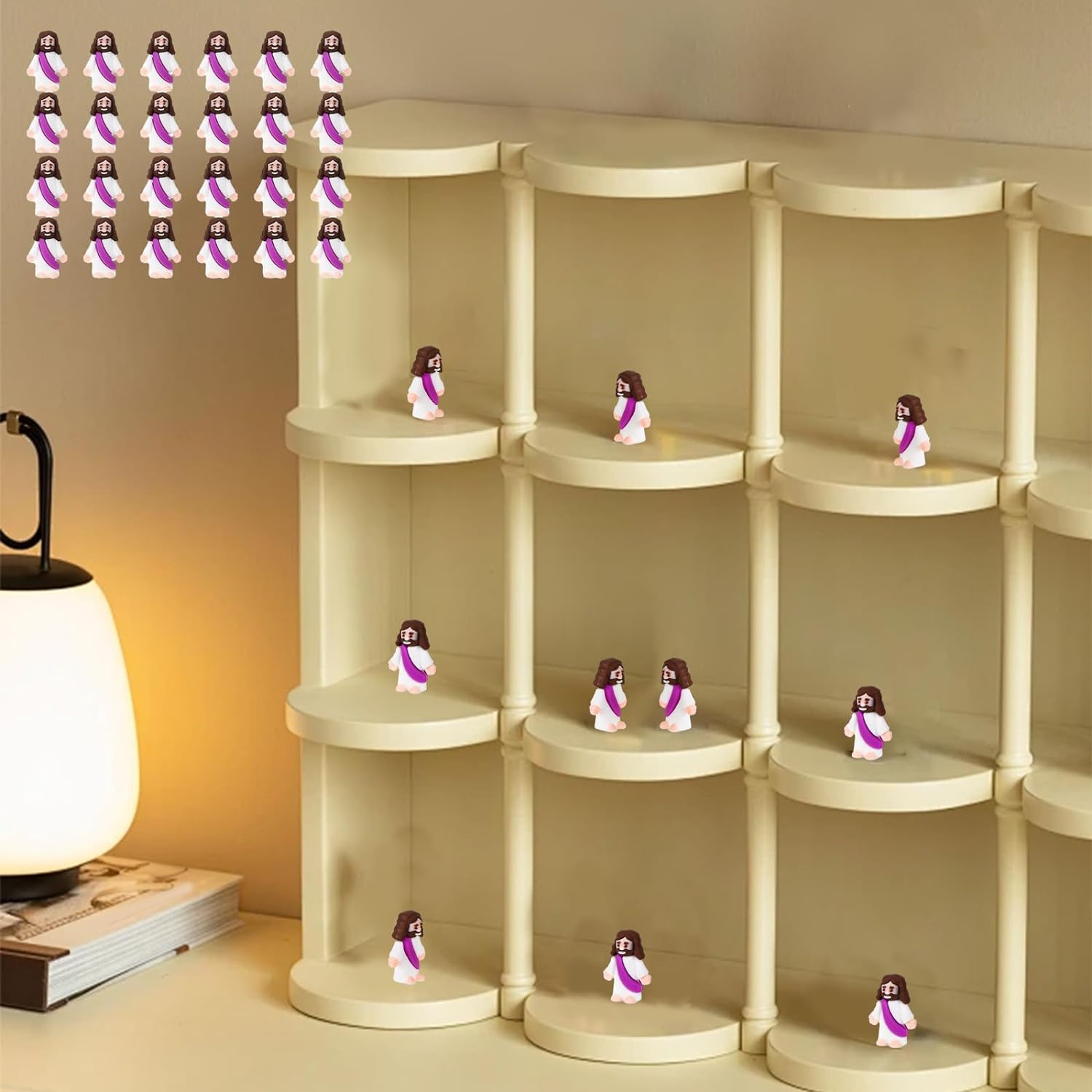 "Mini Jesus-figur i PVC, detaljert påskepynt i miniatyr, robust og holdbar, ideell for religiøs dekorasjon."