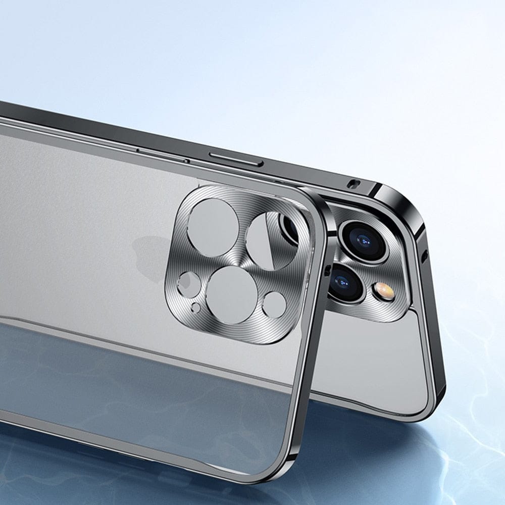 iPhone 15 deksel: Slankt aluminiumsrammedeksel med støtbeskyttelse og presisjonsutskjæringer.
