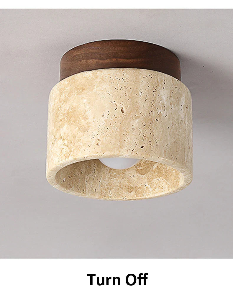 "Minimalistisk japansk taklampe i kremstil med myk kremhvit finish og kunstnerisk form, perfekt for rolig interiør."